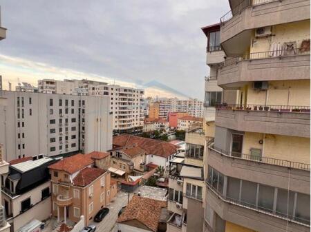 Në Shitje, Apartament 3+1+2, Afër Bashkisë, Durrës