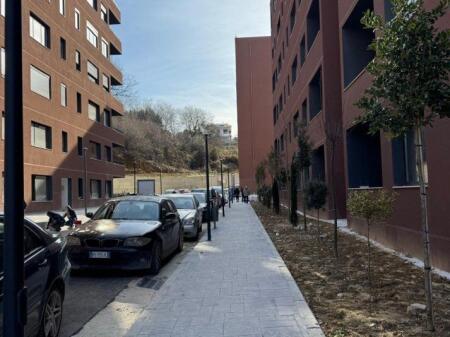 SHITET APARTAMENT 2+1+POST PARKIMI  PALLATI I BRIGADAVE