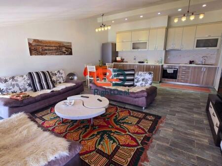 A Pogradec, Con Vista Lago, Appartamento 3+1+2 Arredato In Vendita Con Parcheggio!!!