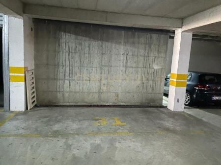 Shitet apartament 2+1+Post Parkimi Te Kodra e Diellit. 250,000 € /Muaj