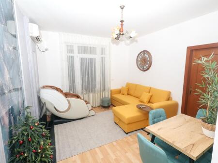 AFFITTASI APPARTAMENTO 2+1 Giardino Botanico  3° piano, con ascensore  Prezzo: 1000 € / mese