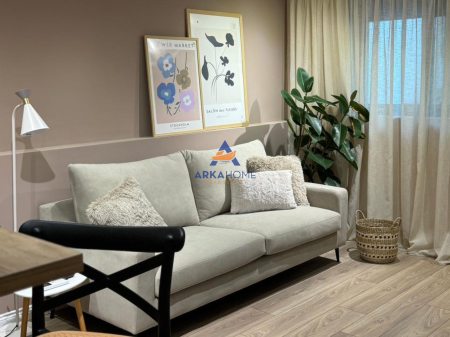 JEPET APARTAMENT ME QERA 2+1+VERANDE "ALI DEMI, RRUGA ALI VISHA" 70.000 LEKE