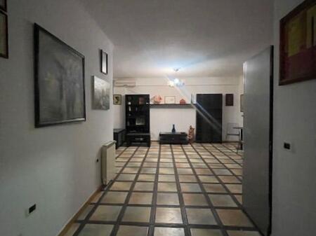 Appartamento 2+1+2 in Affitto vicino a Komuna e Parisit