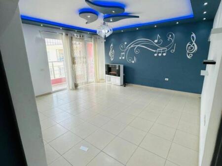 Vendesi in vendita appartamento 2+1 ad Astir