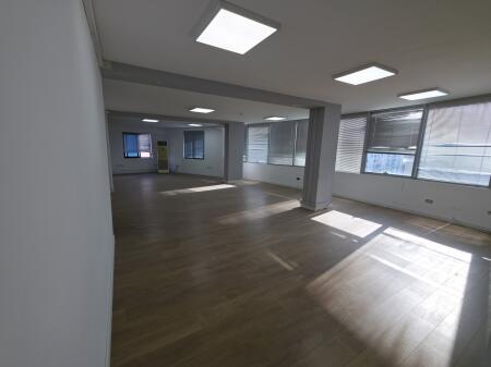 Ufficio in Affitto – 370 m² a Usluga