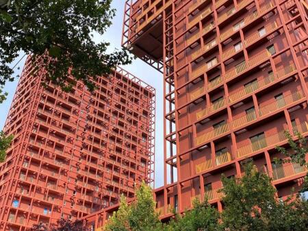  Affittasi — Ufficio/Studio Professionale nel Garden Building, Tirana