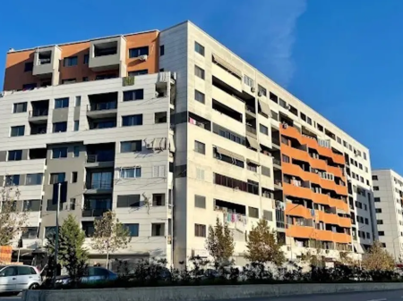  Shitet 2+1 në Kompleksin Molla – Ambient i Dritshëm në Astir