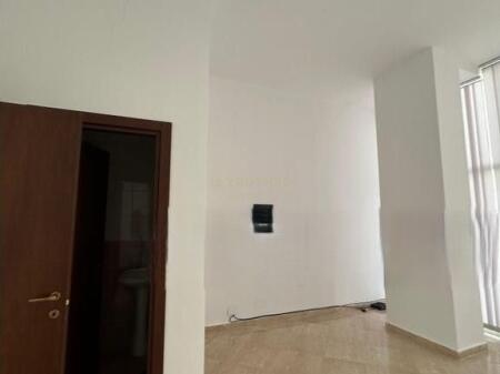 Locale commerciale (negozio) in affitto nella zona di Fresku 400 € /Mese