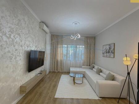 Shitet, Apartament 2+1, Unaza e Re