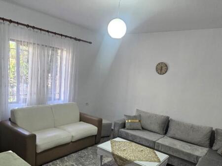 Casa 1+1 in affitto, ex parcheggio degli autobus, via Babe Rexha 400 Mila Lek
