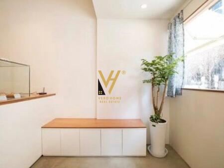 LOCALE COMMERCIALE 50M2 IN AFFITTO PRESSO L'EX ESPOSIZIONE 50.000 LEKE