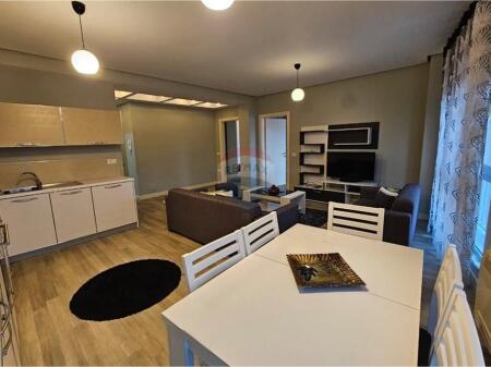 2+1 apartment for rent near Globe, Kavajes Street!