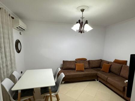 For rent Apartment 2+1, between Pediatrics and Xhamlliku 550 thousand lek