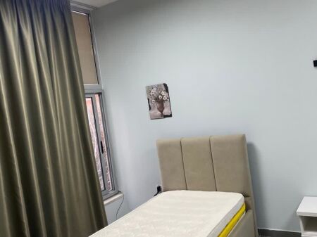 Jepet me Qira Garsoniere – Rruga e Kavajës!!!