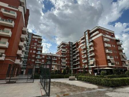  ESCLUSIVO  Locale Commerciale in Affitto a Green City, Nuovo Anello