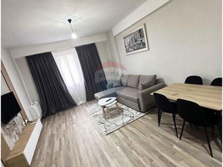 Offriamo in affitto un appartamento 1+1 nella zona di Astiri, nella residenza Urban Gate