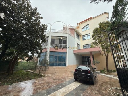 Shitet, Vilë 4 katëshe + bodrum, Vilat Gjermane, Tiranë