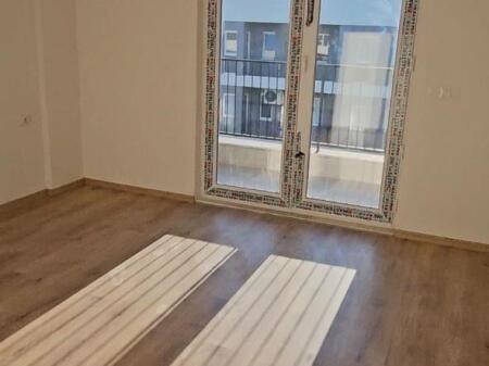 VENDESI APPARTAMENTO 2+1+2WC+2BALCONI, UNIVERS CITY