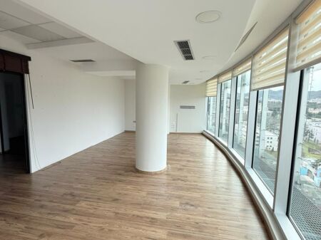 AMBIENTE PER UFFICIO IN AFFITTO PRESSO LA GALLERIA ETC CENTRO