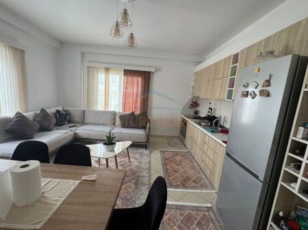In vendita, appartamento 1+1+veranda, Vlorë.