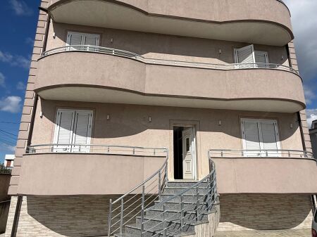  Villa di 4 piani in vendita nella zona di Bathore