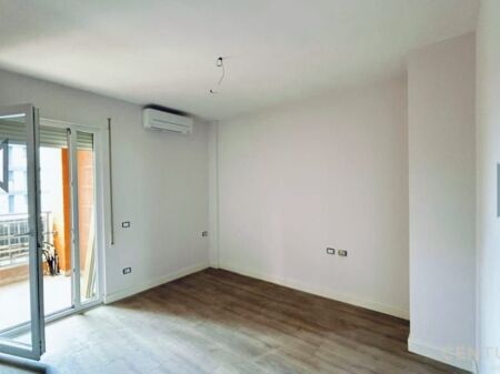  Apartament !  Nje Investim Me Shume Vlera JU Ofrojme Ne Duart Tuaj . NE  Tiranes  ALBANIA