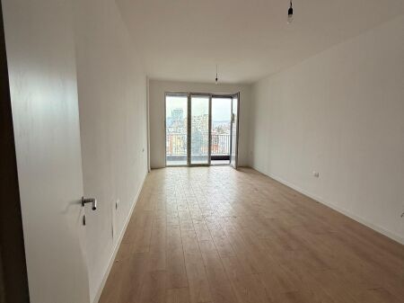 Apartament 1+1, Pas Ambasades Amerikane!