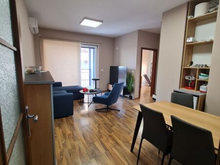 Apartament/zyra( 4+1),Frosina Plaku!