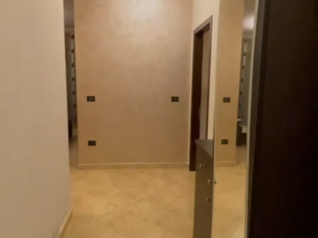 Apartament 2+1, Xhamllik!
