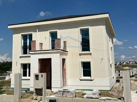 For sale, 3-Storey Villa, Rolling Hill, near Lake Farka