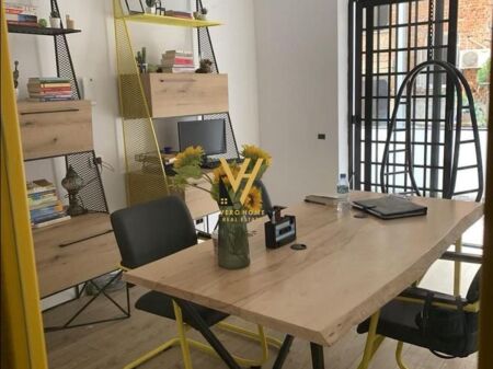 UFFICIO DI 110 M2 IN AFFITTO IN VIA DURRESIT 90.000 LEKE