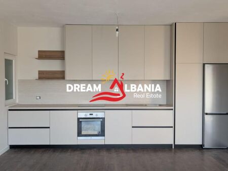 Jepet me qera apartament 2+1+2+parking i perfshire ne fund te Bulevardit te Ri (ID 42215470)