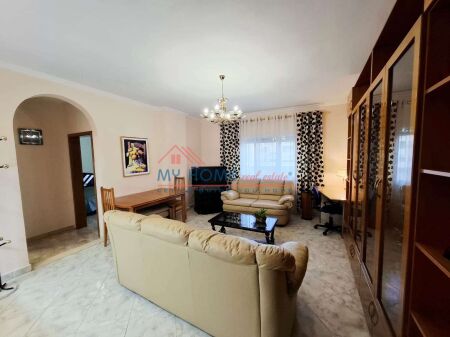 Apartment 1+1 for rent at Komuna e Parisit