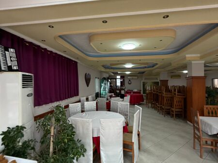  Locale commerciale in affitto a Durazzo