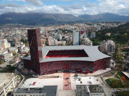 Shitet njësi komerciale pranë Stadiumit “Air Albania”