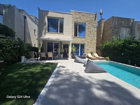 Villa di lusso con piscina in vendita nel complesso "Lura 3", Baia di Lalzi!