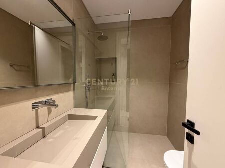 3 Appartamenti in Vendita in via 'Gjimnazi Partizani' 400.000 €