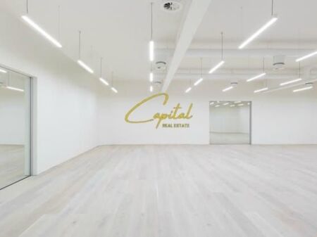AMBIENTE COMMERCIALE CON 365 M2 DI VETRERIA 370.000 EURO