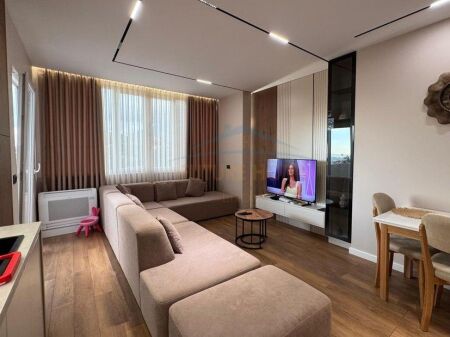 Shitet , Apartament 2+1+2 , Fresk, Tirane.