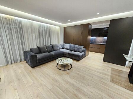 Duplex 2+1+2 presso Tirana Garden Building