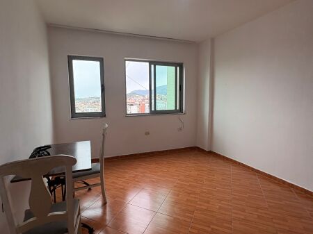 Shitet apartament 1+1 tek RRuga Dalip Topi