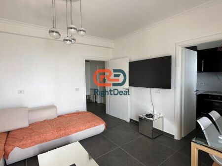 Al Roccia di Kavaja, Attico in Vendita, Completamente Investito Con Vista Mare!!