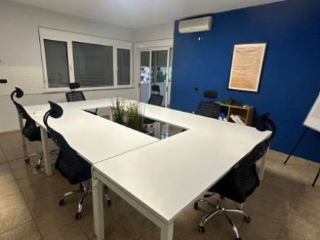  Ufficio in Affitto – Bllok, Tirana