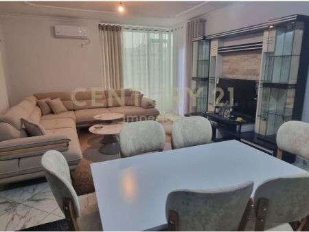 Comfortable 2+1 apartment for rent – Besim Alla Street, Yzberisht