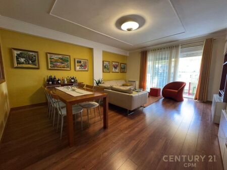 Appartamento 2+1+2 In Vendita a Ish Bllok 650,000 € Superficie Totale  136m2  Superficie Interna  120m2