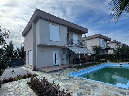 VILLA SU DUE PIANI IN VENDITA "NEL GOLFO DI LALEZ" 420000 EURO