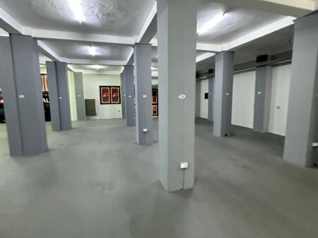 LOCALE COMMERCIALE IN AFFITTO VICINO ALL'OSPEDALE, DURRES
