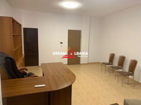 Zyre me qera Rruga George Bush, Perballe Parlamentit , Tirane (ID 42611389)