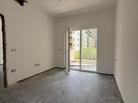 UFFICIO IN AFFITTO 68 M2 LAPRAKE 50.000 LEKE