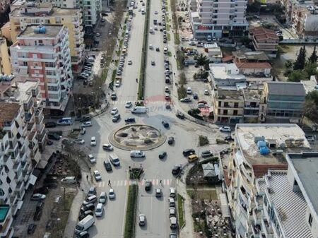  DYQAN PËR SHITJE – TRANSHBALLKANIKE, VLORË